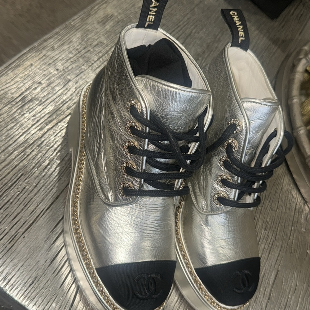 CHANEL BOOTS - Picture 16 of 16